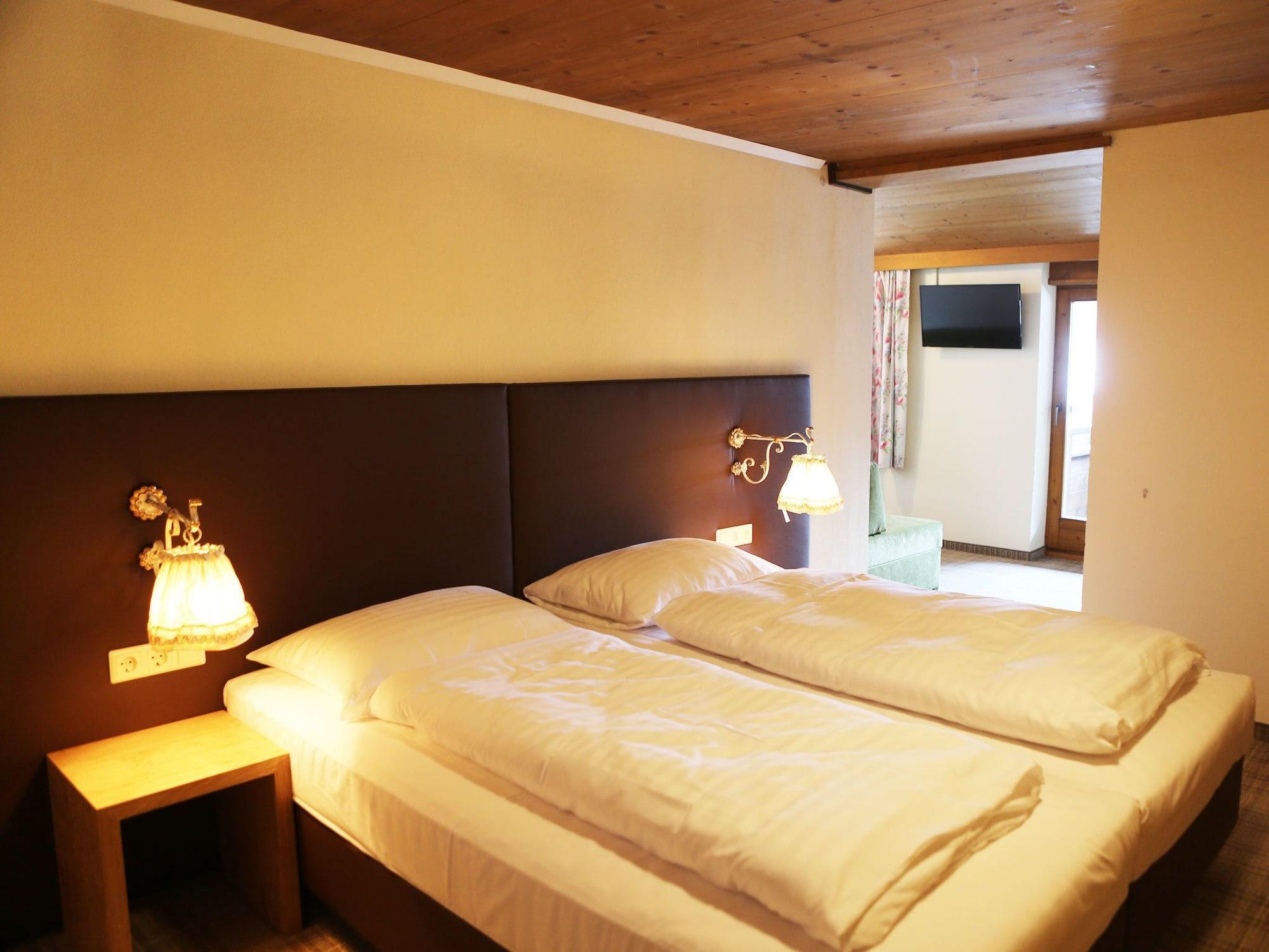 Gasthof Pension Madseiterhof Тукс Экстерьер фото