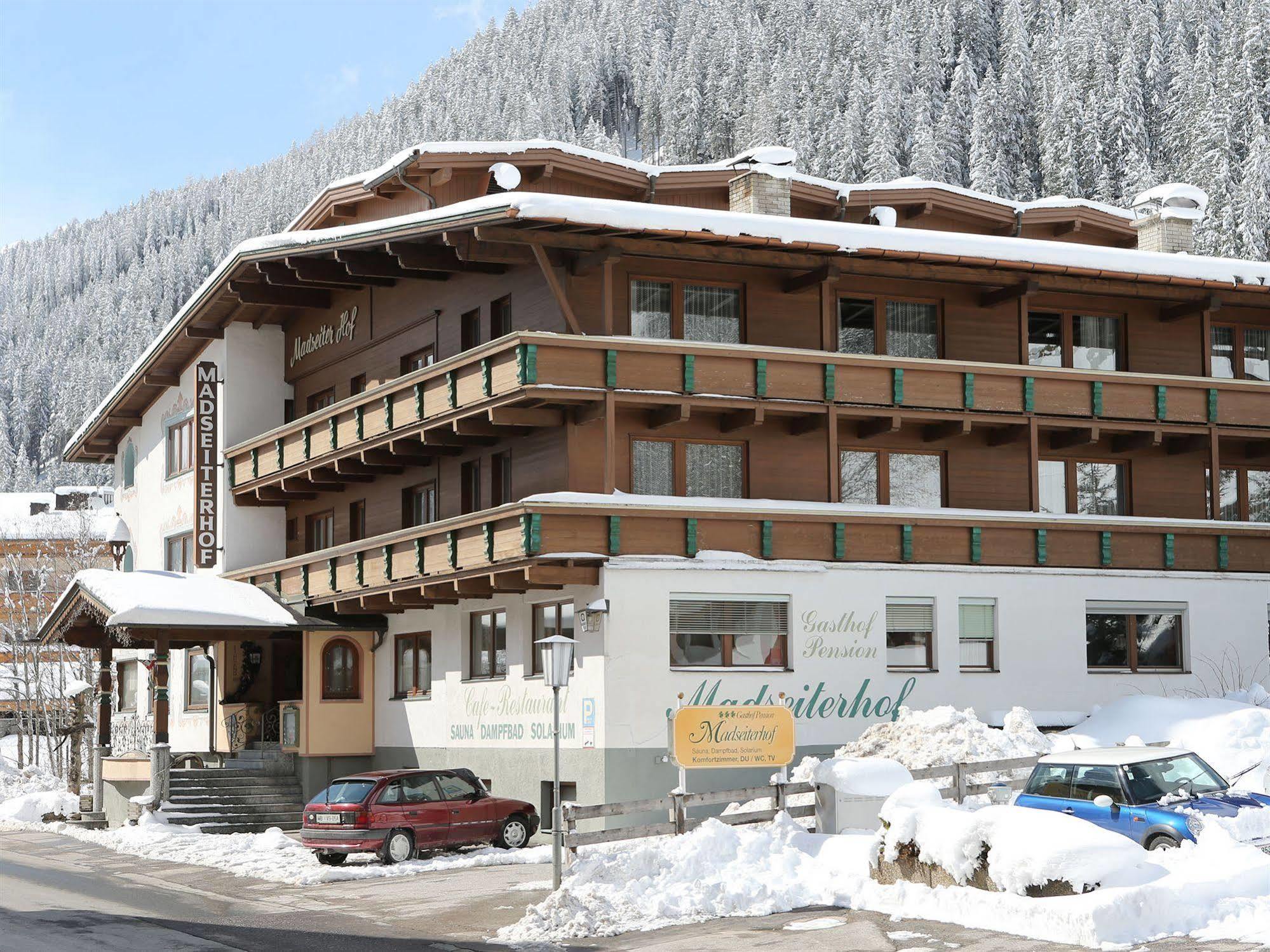 Gasthof Pension Madseiterhof Тукс Экстерьер фото
